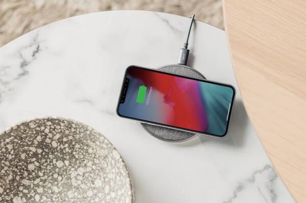 Moshi Otto Q Wireless Charging Pad - Uniwersalna ładowarka bezprzewodowa Qi